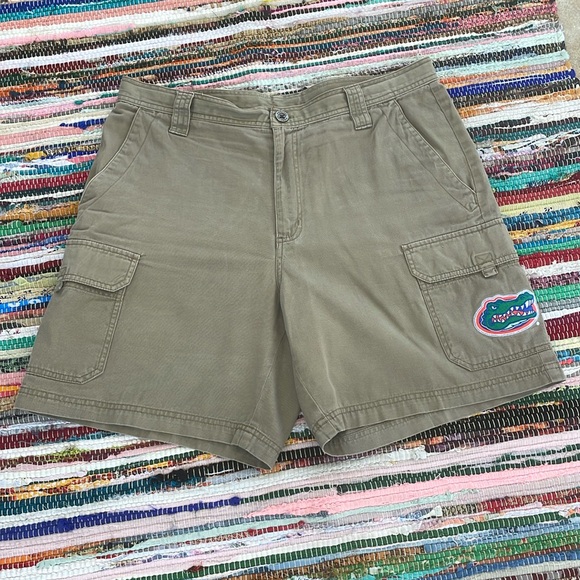 Columbia Gator 🐊 Khaki Cargo Shorts- #1918 - Picture 2 of 11
